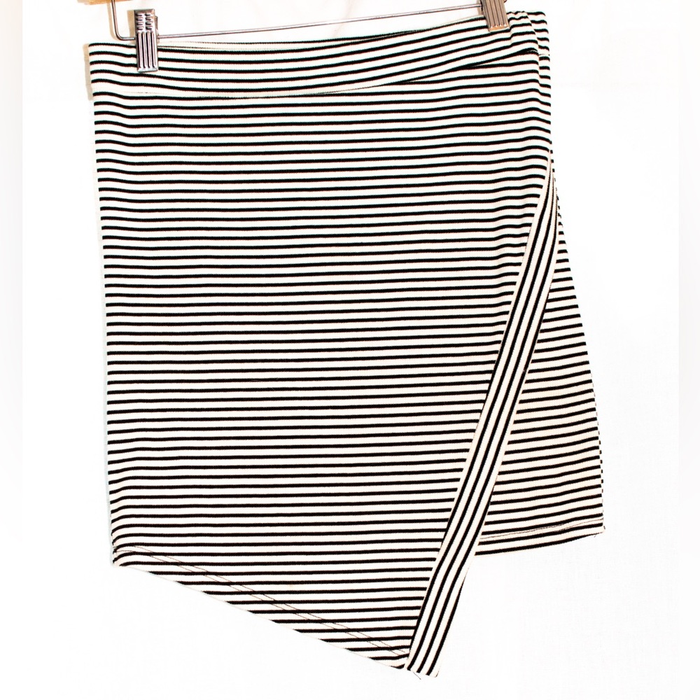 Cute and Stretchy Mini Skirt w/Stripes and Asymmetrical Hem